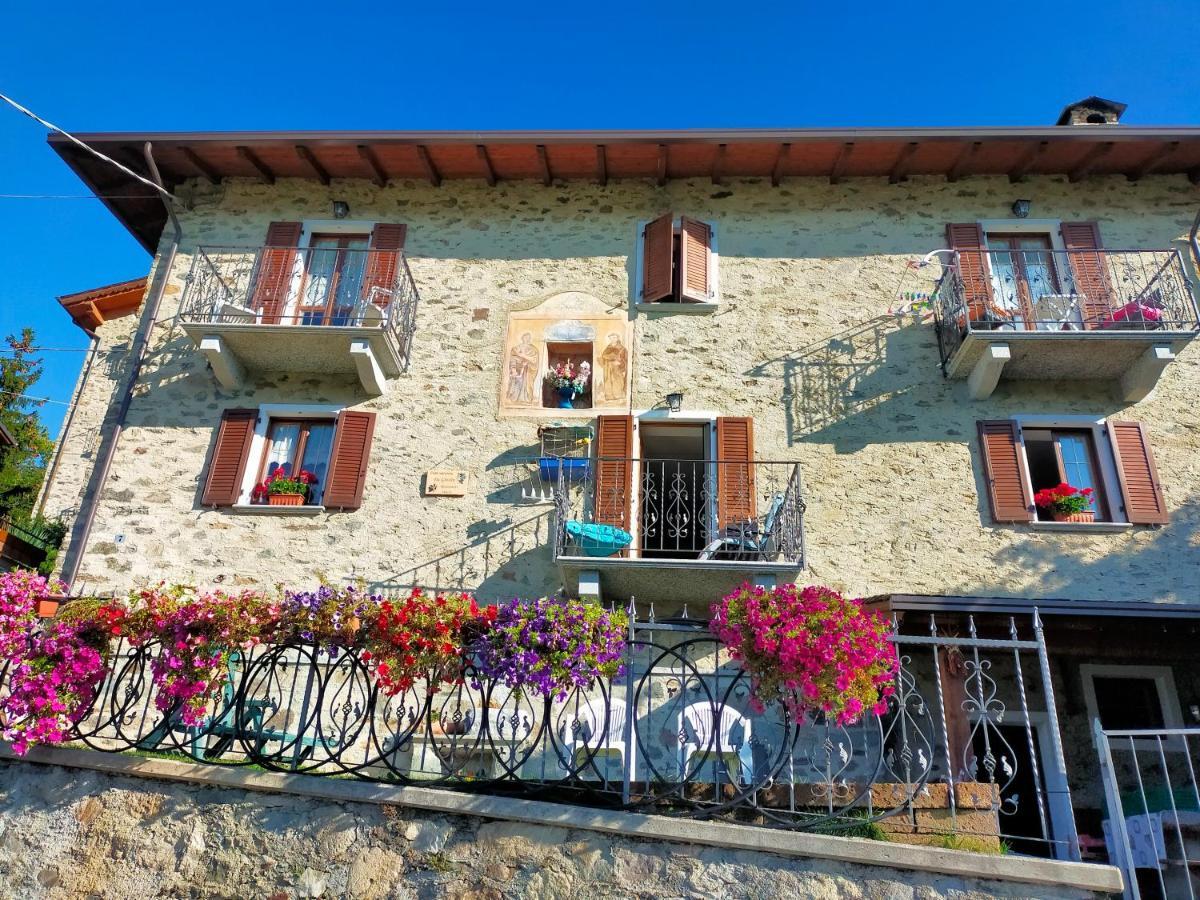 Casa Vacanza Da Ghislin Teglio Exteriör bild