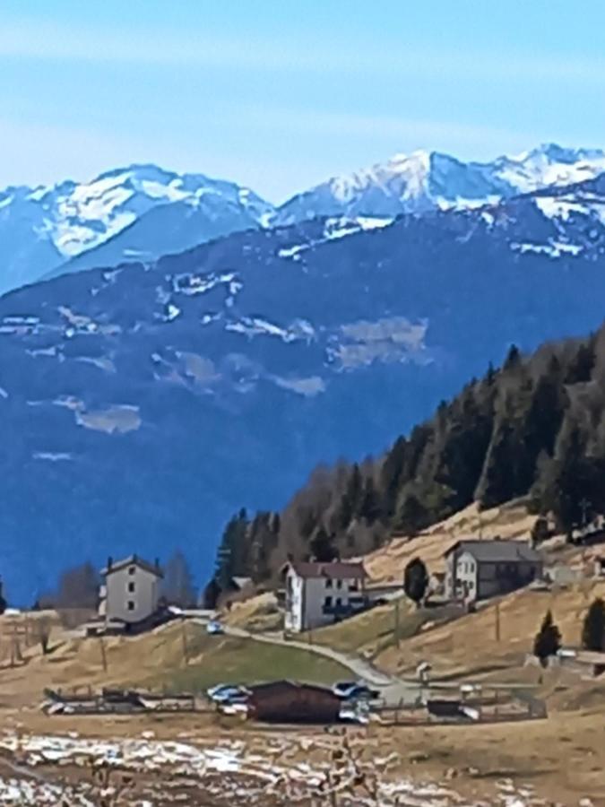 Casa Vacanza Da Ghislin Teglio Exteriör bild