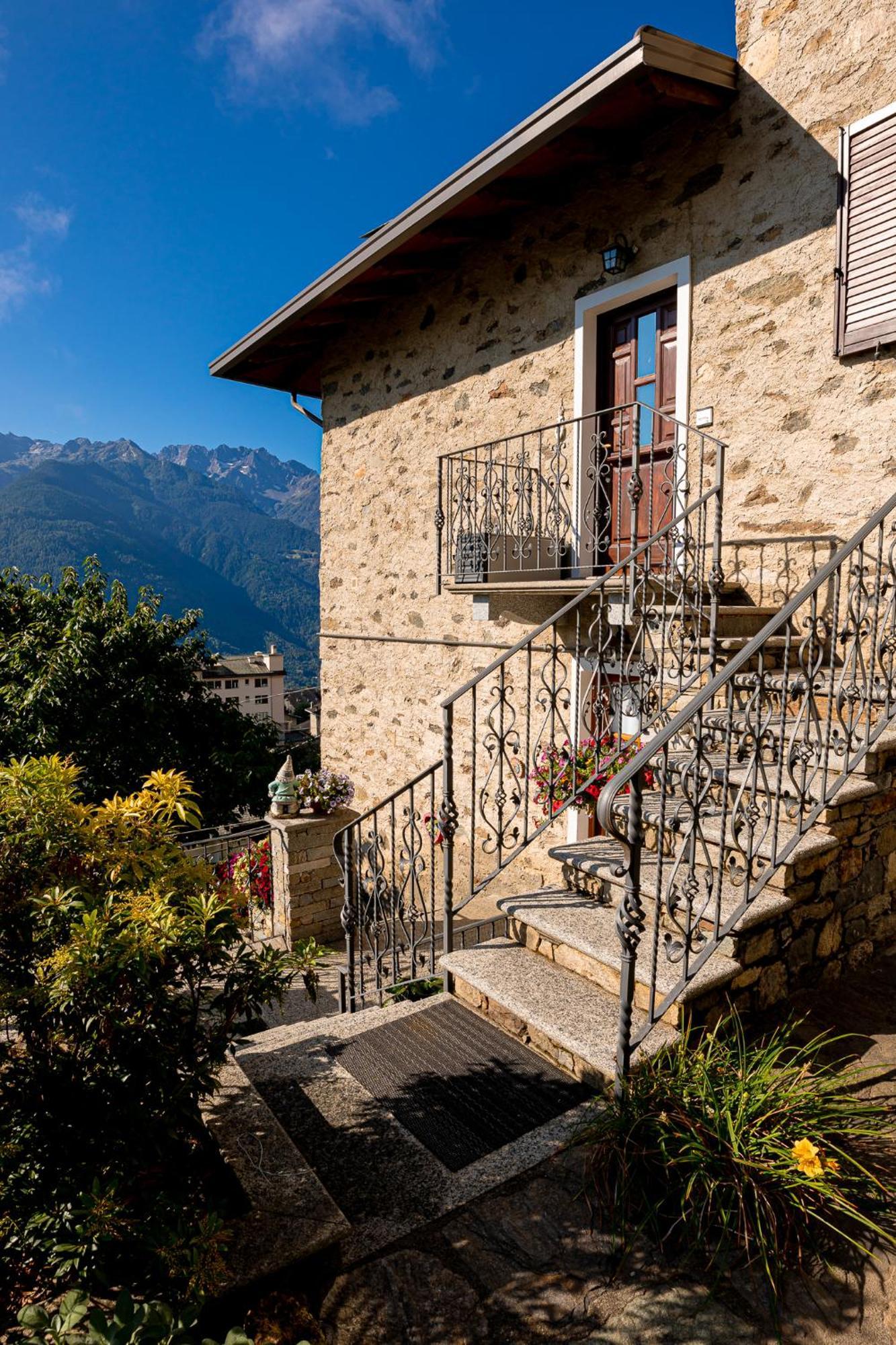 Casa Vacanza Da Ghislin Teglio Exteriör bild